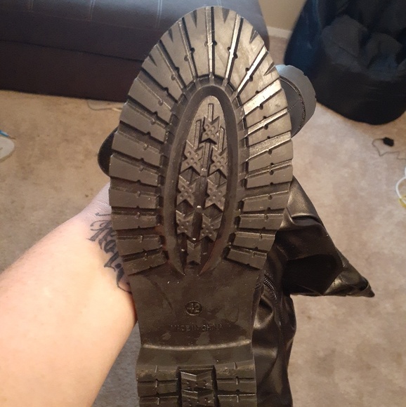 Size 10 ladies boots - Picture 2 of 2